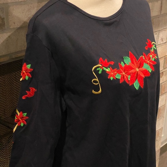 Poinsettia & Cardinal Top - Picture 3 of 4